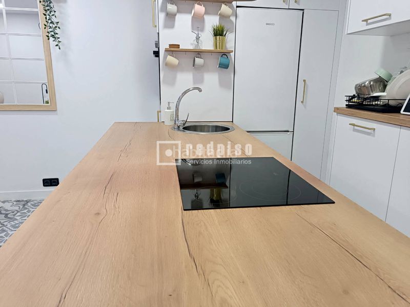 Foto a522b849-8481-411b-aaa3-8a354a29637e. Piso en Triana Este Sevilla