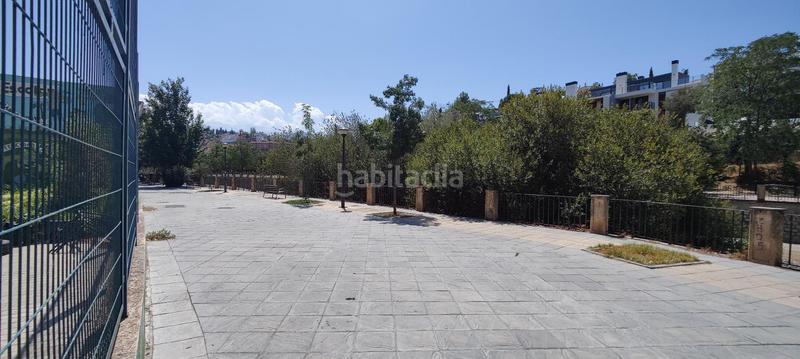 Foto c92d5a66-0c2e-480c-9fcb-1b5e74fb6712. Piso  con tres dormitorios en zona peatonal junto al rio genil en Granada