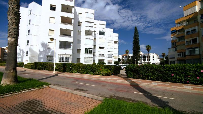 Foto 2a7ac93a-dc85-42b6-afd8-9c8128ab0f0f. Flat with heating parking in Playa de Granada Motril