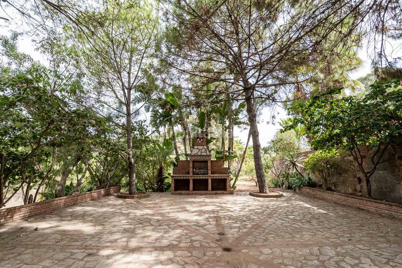 Foto e3be0dd0-dd86-4524-9963-66c7784d218c. Casa amb aparcament a Los Llanos Estepona