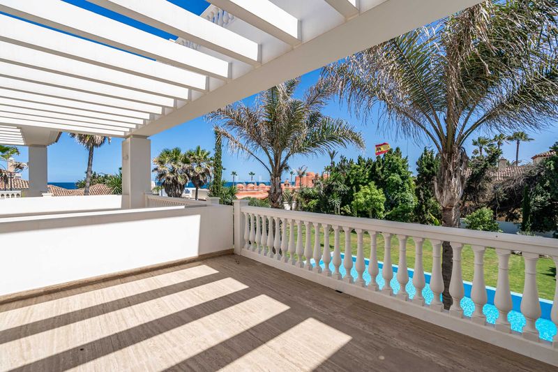 Foto 7f734620-6767-451d-a17d-6168af94bdb2. Casa amb aparcament piscina a Casasola Estepona
