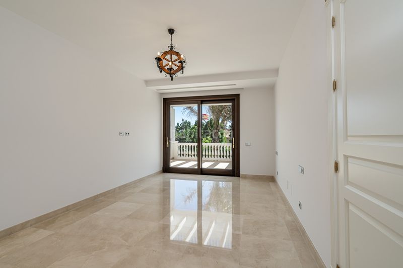 Foto b1b02034-6dbc-475e-afeb-b1b9fa4e2e48. Casa amb aparcament piscina a Casasola Estepona