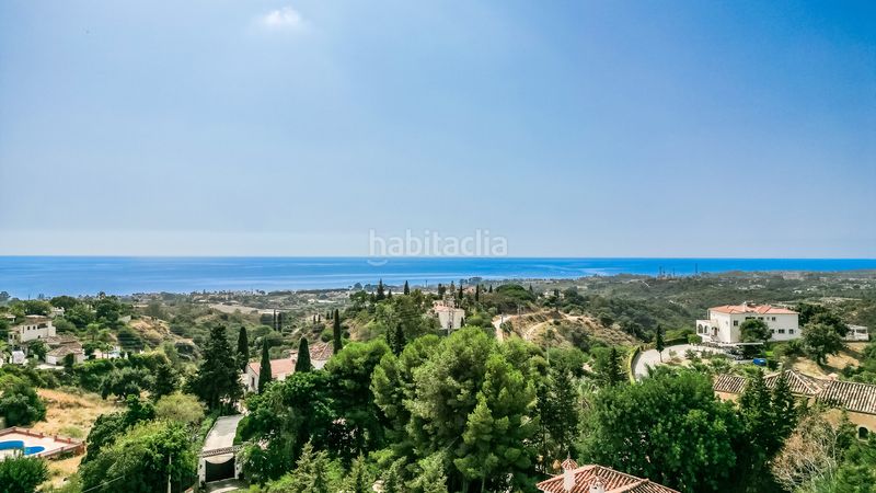 Foto 5c15a4cb-6f0a-4965-88e5-b0441fc6910c. Casa amb aparcament piscina a La Concha - Resina Golf Estepona