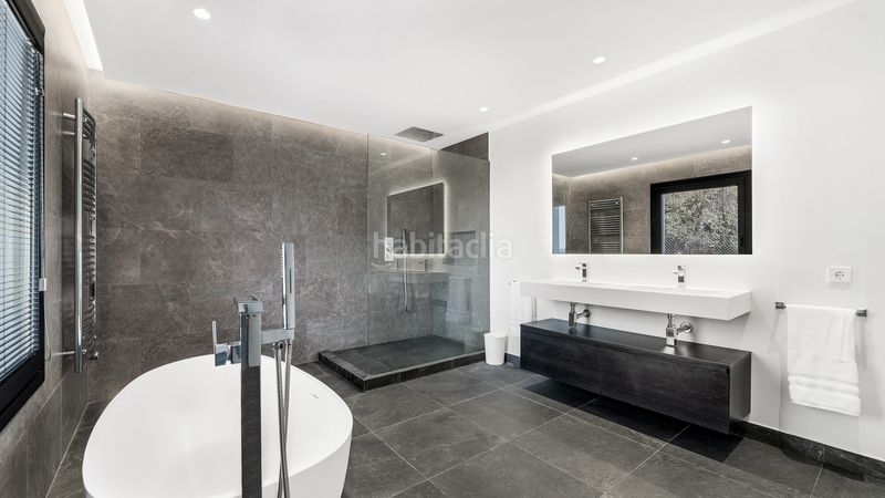 Foto e07f9b93-8268-43d3-a312-4b2ba092d849. Casa amb aparcament piscina a La Concha - Resina Golf Estepona