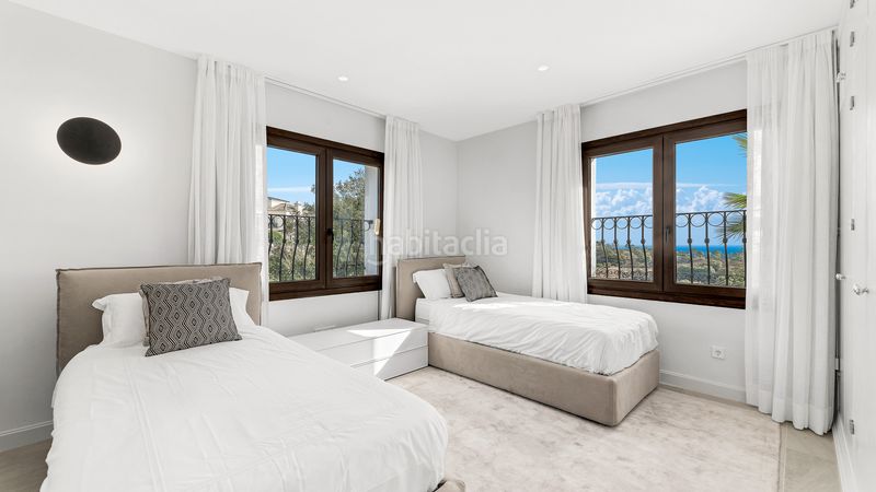 Foto eb8839c5-87d8-41d2-8cf1-89082542d284. Casa amb aparcament piscina a La Concha - Resina Golf Estepona