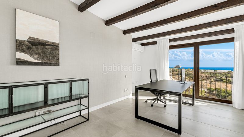 Foto f640a69b-5906-45dd-81f2-9da085653ab3. Casa amb aparcament piscina a La Concha - Resina Golf Estepona