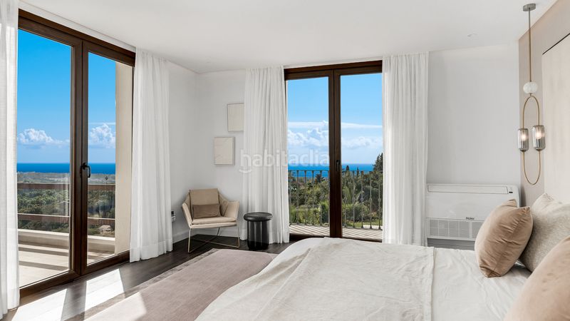 Foto f864c705-bd71-48fa-acd7-a8567a2ff980. Casa amb aparcament piscina a La Concha - Resina Golf Estepona