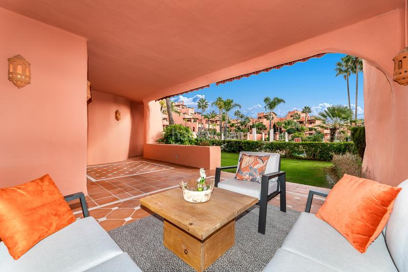 Foto 89c1d1cc-940f-4d40-90dd-2e1bdcf5904c. Erdgeschoss mit parking pool in Guadalmansa Estepona