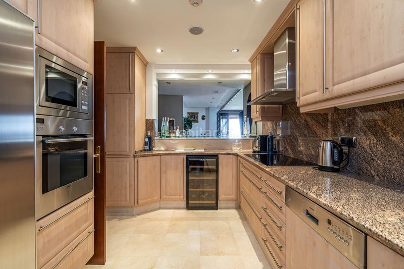 Foto 5d5b8e5f-c27e-4082-838a-47e5fa475545. Tríplex a costalita ii 0 a Guadalmansa Estepona