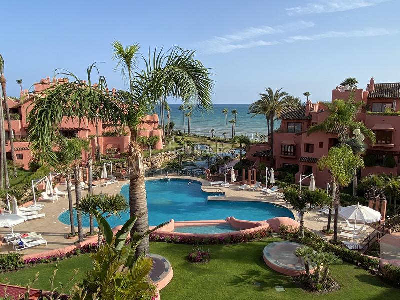 Foto f3a0a260-4e87-4870-b42d-9b09ec1b525c. Penthouse with heating parking pool in Guadalmansa Estepona