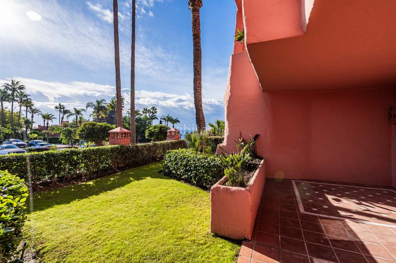 Foto a21b7de0-2a44-485e-a96e-6f0bd8be3e3c. Planta baja en Guadalmansa Estepona