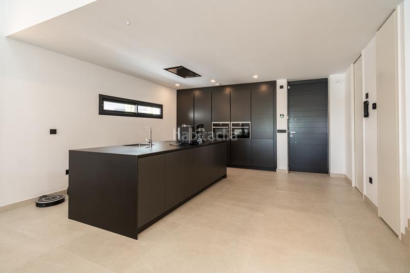 Foto d31d3c51-4a78-4a57-99fa-8231ed30aae7. Semi detached house with parking pool in Guadalobón Estepona