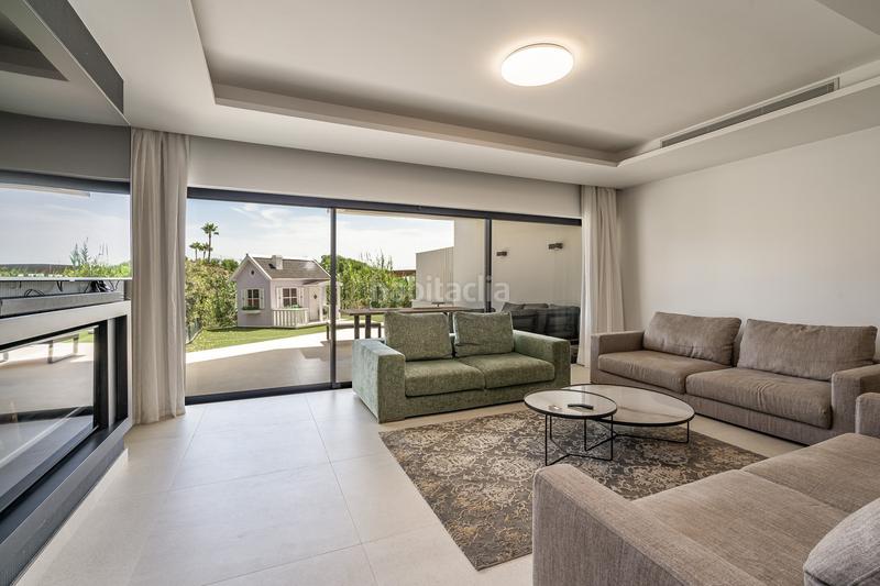 Foto df41c17e-b562-499b-bf05-b4517493b06d. Semi detached house with parking pool in Guadalobón Estepona