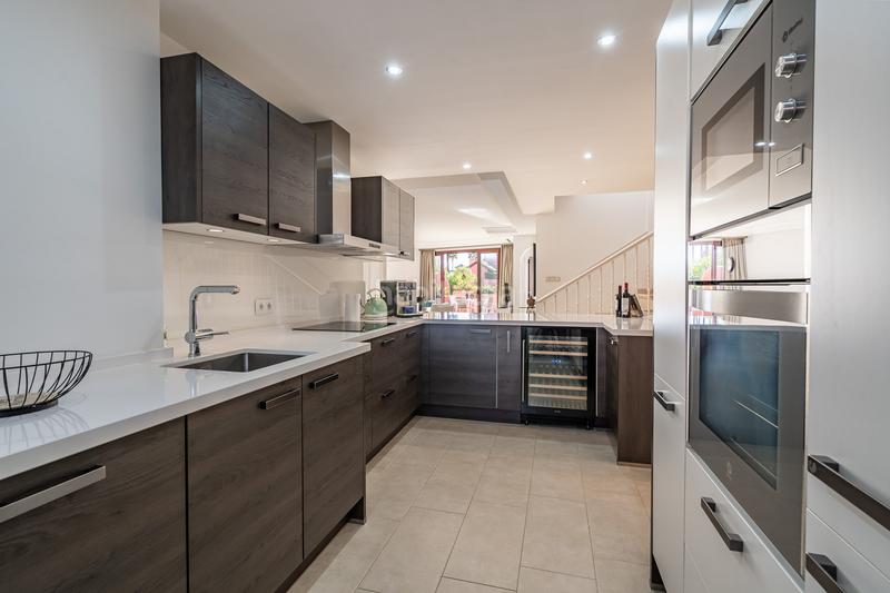 Foto bf631215-35b8-415d-84b8-8c000fc43056. Dachwohnung mit parking pool in Guadalmansa Estepona