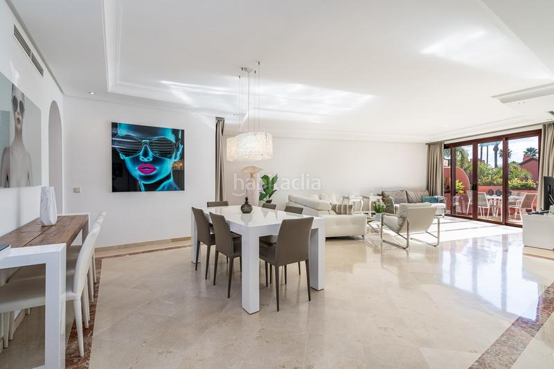 Foto c956d61b-0dfd-4ea5-a1b2-716a607db3b1. Dachwohnung mit parking pool in Guadalmansa Estepona