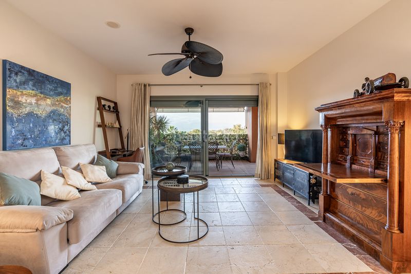 Foto 9629d903-3276-4662-8d4b-d0b95dfda407. Apartament a marques el 0 a Benatalaya Estepona