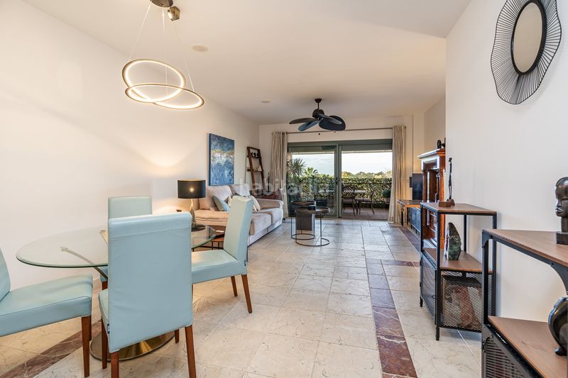 Foto a189e406-3ed2-4bfc-b6d6-c941e78b7e86. Apartament a marques el 0 a Benatalaya Estepona
