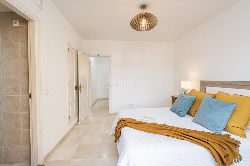 Foto 26b950ad-d843-4a5f-b466-0b46650630b0. Affitto a tre livelli in n/a in Parque Central Estepona