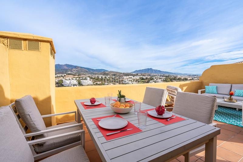 Foto c9256bdf-6f04-4cef-966d-f55dca76d08b. Affitto a tre livelli in n/a in Parque Central Estepona