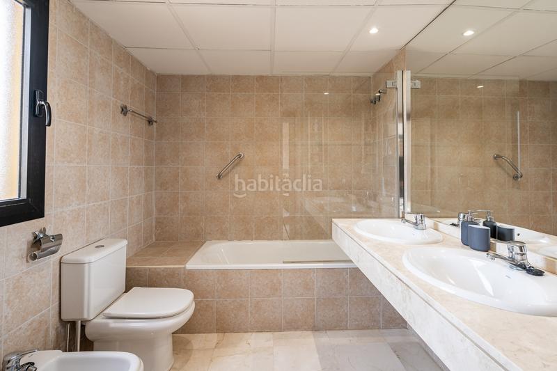 Foto dee6e9c4-c51c-4680-907f-637642c96f41. Affitto a tre livelli in n/a in Parque Central Estepona