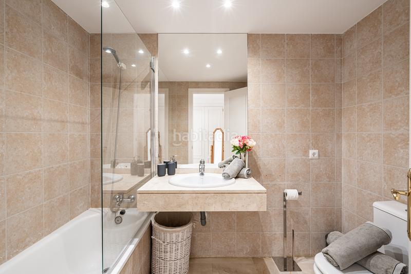 Foto 2cc59cb3-dc7d-475b-ae6c-a9e06c5bdf13. Miete dreistöckige wohnung in n/a in Parque Central Estepona