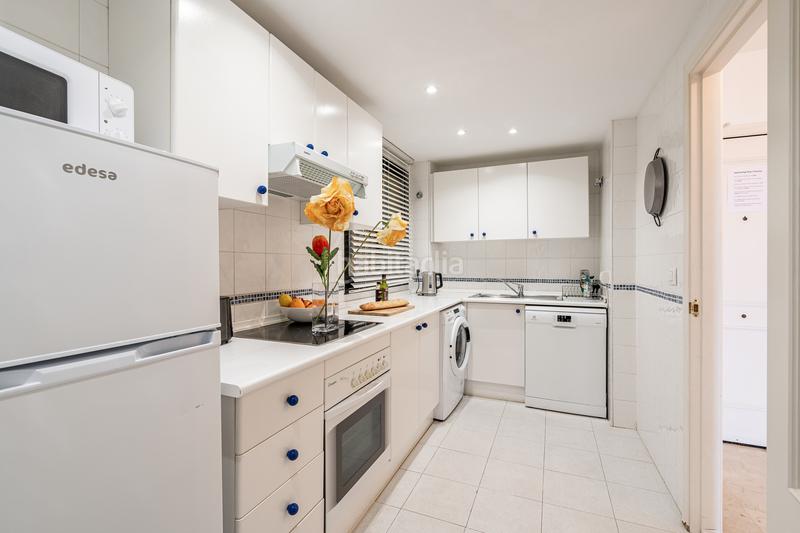 Foto 2d13152c-b13e-4f0e-8bd3-33fd72491c6a. Miete dreistöckige wohnung in n/a in Parque Central Estepona