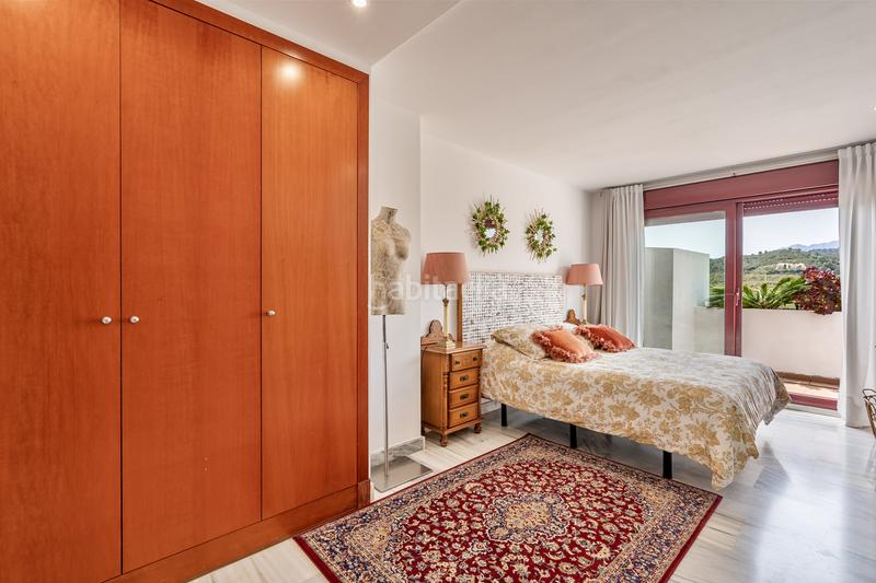 Foto 29fd1064-80a0-487f-81c7-7c9e818710b3. Apartamento atractivo apartamento con vistas panorámicas al jardín y a las montañas en el parque botánico! en Benahavís
