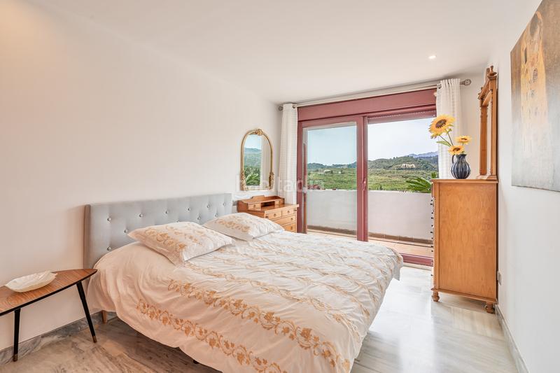 Foto a5284c91-bff2-4224-b379-5e59b72b9913. Apartamento atractivo apartamento con vistas panorámicas al jardín y a las montañas en el parque botánico! en Benahavís