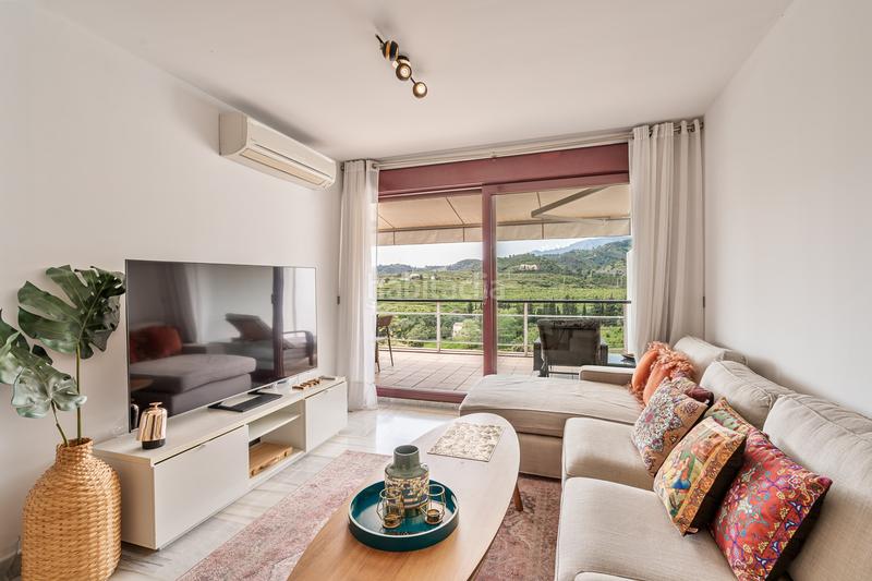 Foto bd453c23-d5b7-422a-a187-a2e2fe48c9bb. Apartamento atractivo apartamento con vistas panorámicas al jardín y a las montañas en el parque botánico! en Benahavís