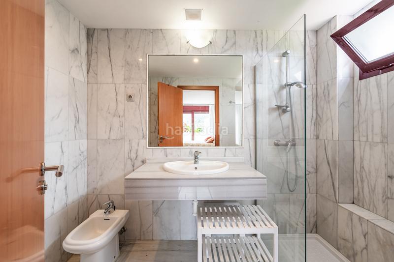 Foto cc2bedbe-40c0-4995-aeb4-87b129b65ef2. Apartamento atractivo apartamento con vistas panorámicas al jardín y a las montañas en el parque botánico! en Benahavís
