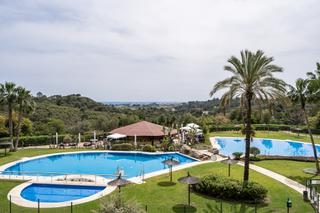 Appartement en Los Flamingos. Atractivo apartamento con vistas panormicas al jardn y a las m