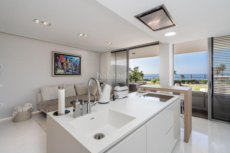 Foto 343a63ee-a88e-4a25-97d4-60b7dd01bc0e. Piano terra con parcheggio piscina in Guadalobón Estepona