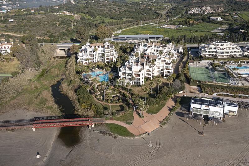 Foto 0d0d8ba7-94c7-4aaa-a56f-1c2620ef1655. Attico con riscaldamento piscina in El Velerín Estepona
