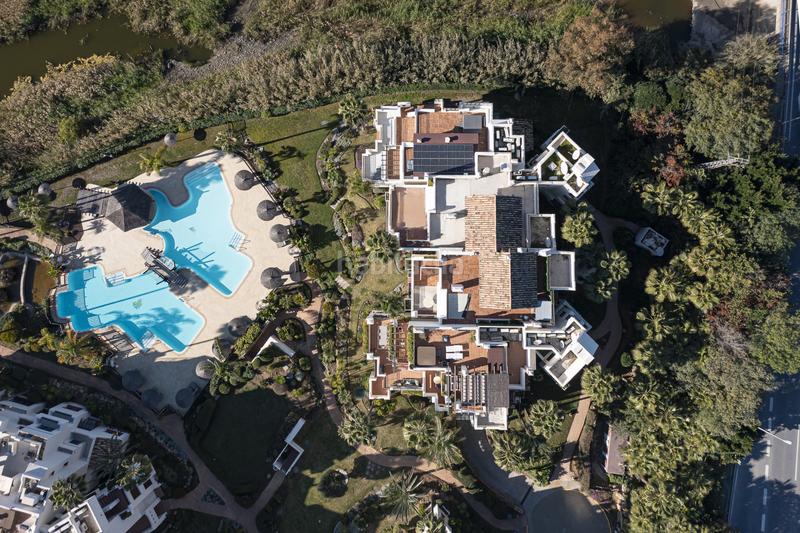 Foto b2b79fe9-094c-4d09-8bf8-52aec31ef626. Dachwohnung mit heizung pool in El Velerín Estepona