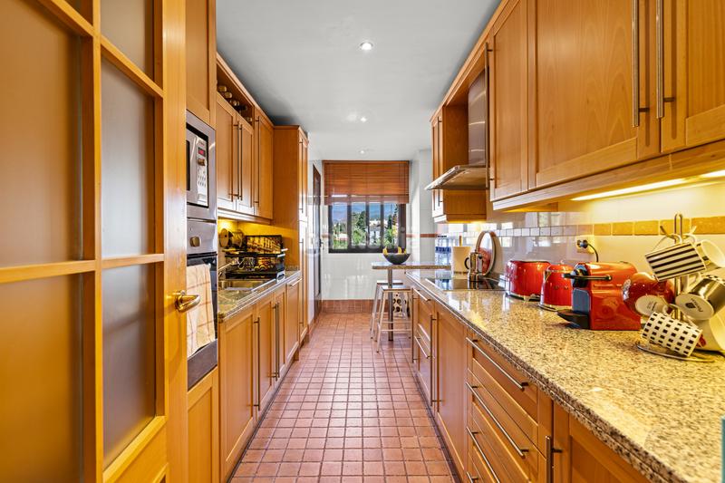 Foto 646a19dc-f81b-449a-b39a-00b0655326ce. Appartement mit parking pool in Guadalmansa Estepona