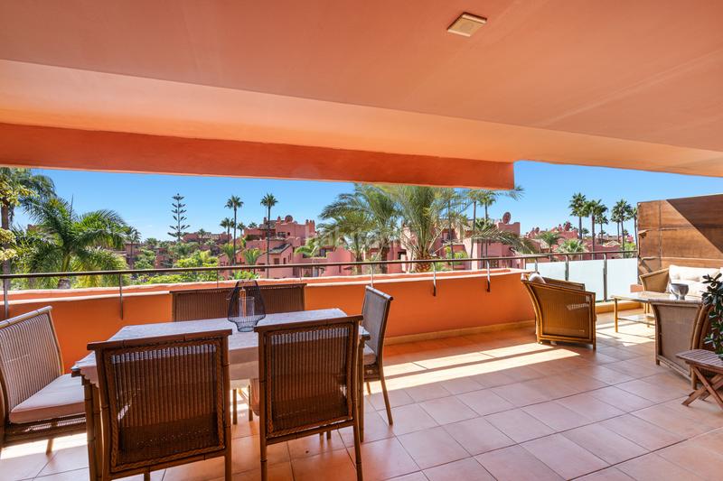 Foto 95cae3ea-0acf-43a5-af38-81e45a8c52c7. Appartement mit parking pool in Guadalmansa Estepona