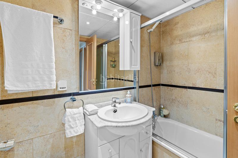 Foto b8c1afb1-b4cd-4efb-a76f-d6980a3d3d36. Appartement mit parking pool in Guadalmansa Estepona