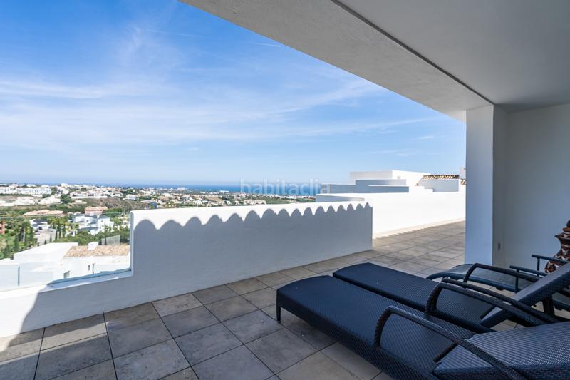 Foto 283d0d32-8227-449a-be10-ec52ef477c78. Rent penthouse with parking pool in Los Flamingos Benahavís