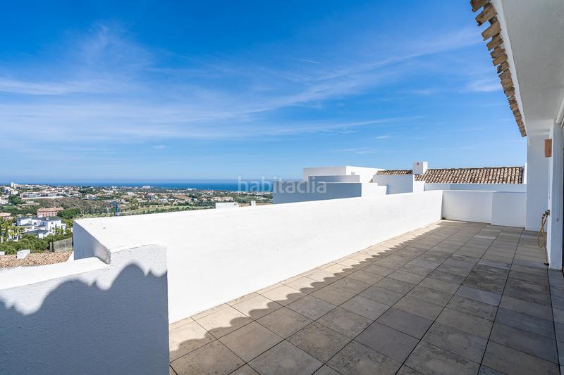 Foto 7f1670c1-b245-431d-b27c-fcbd349d6297. Rent penthouse with parking pool in Los Flamingos Benahavís