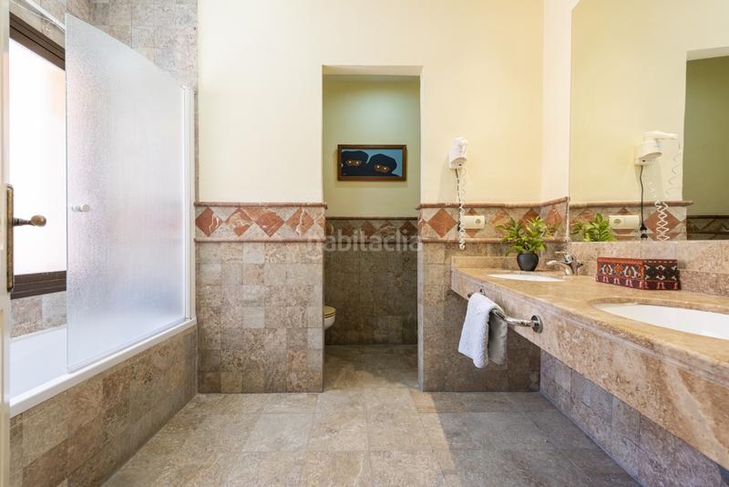 Foto 30476813-8ce5-4f2d-88da-57fdcc0d45f8. Ático  dúplex junto a la playa en paraiso barronal, en Estepona