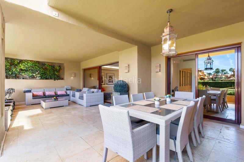 Foto 76194985-e823-4bb3-bfe4-572583361aa1. Miete erdgeschoss mit parking pool in Zona de Punta Plata Estepona