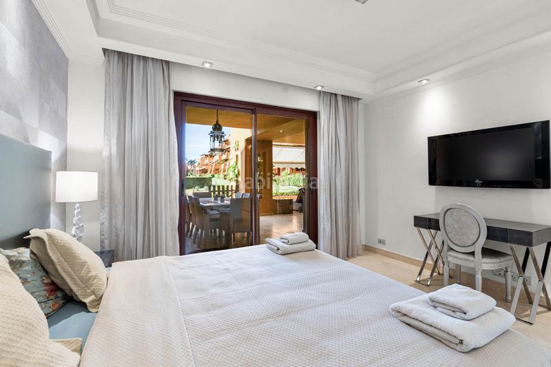 Foto 0d5622e0-493e-43ff-94b1-17a09ec859ef. Rent ground floor with parking pool in Zona de Punta Plata Estepona