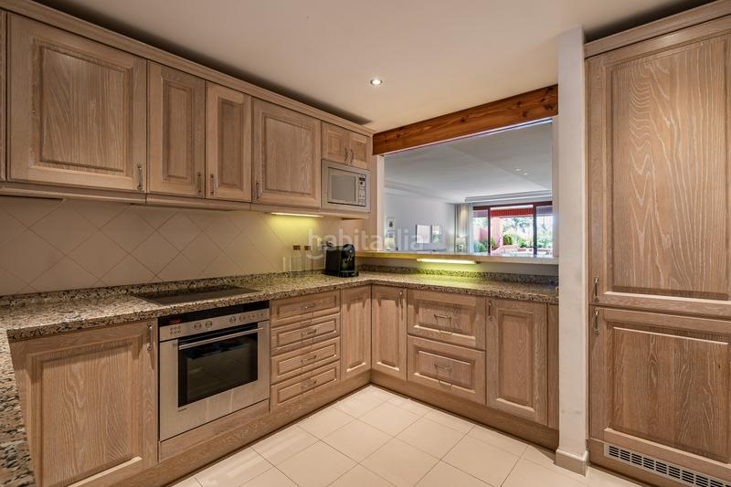 Foto 1725ad40-2eaf-46b4-8f6f-343abef6c2e2. Appartement avec parking piscine dans Guadalmansa Estepona