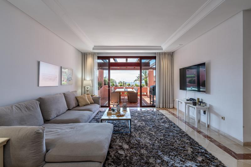 Foto 8265d145-c0e5-469c-84aa-892a9aa52c87. Appartement avec parking piscine dans Guadalmansa Estepona