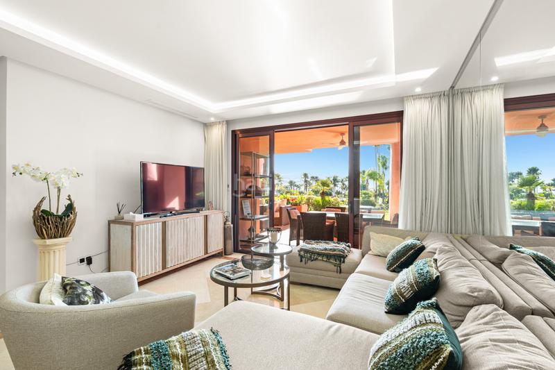 Foto 34d70ae6-21a5-41d3-939e-a14488e85a3b. Ground floor with parking pool in Guadalmansa Estepona