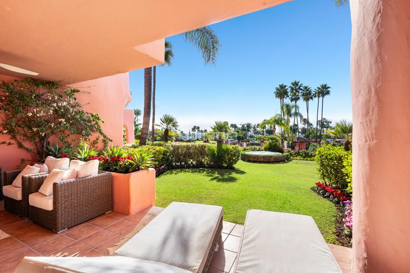 Foto a0b6627d-d1d9-426e-aecd-c3184af3de2e. Ground floor with parking pool in Guadalmansa Estepona