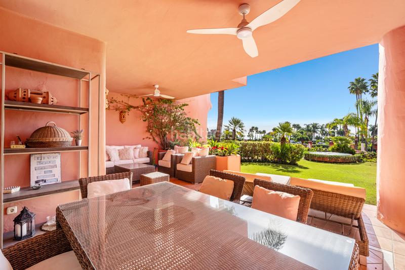 Foto c56e334f-3d5b-452b-a000-a03cc254595d. Ground floor with parking pool in Guadalmansa Estepona