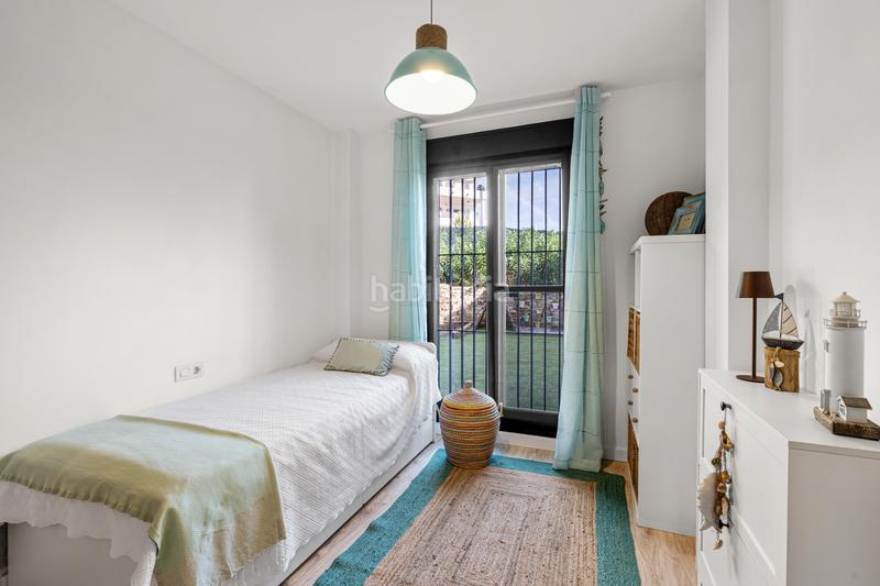 Foto 39fec230-e8a0-4b2a-b423-7f45191cfd67. Alquiler planta baja apartamento en planta baja con vistas panorámicas en selwo, este en Estepona