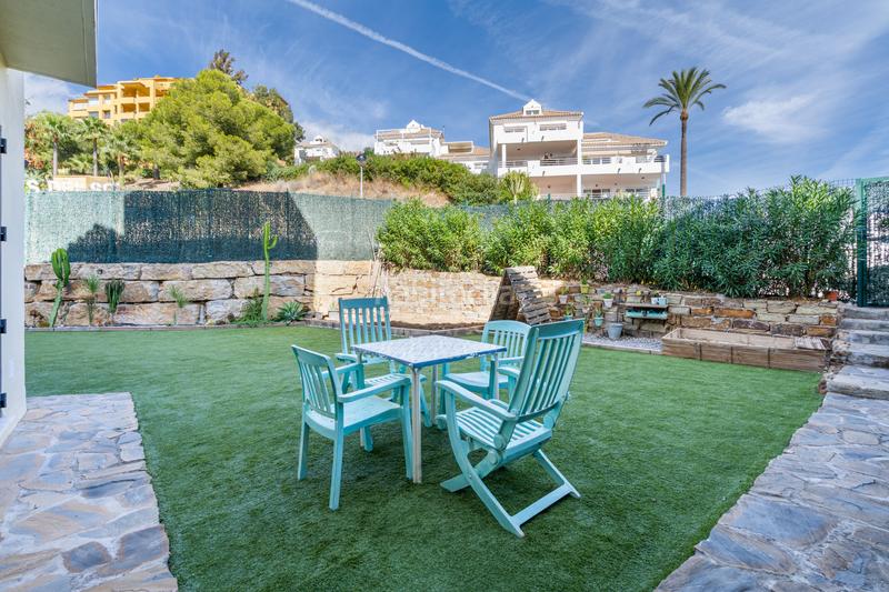 Foto 66fbff89-96ec-4c23-853d-4456145af852. Alquiler planta baja apartamento en planta baja con vistas panorámicas en selwo, este en Estepona