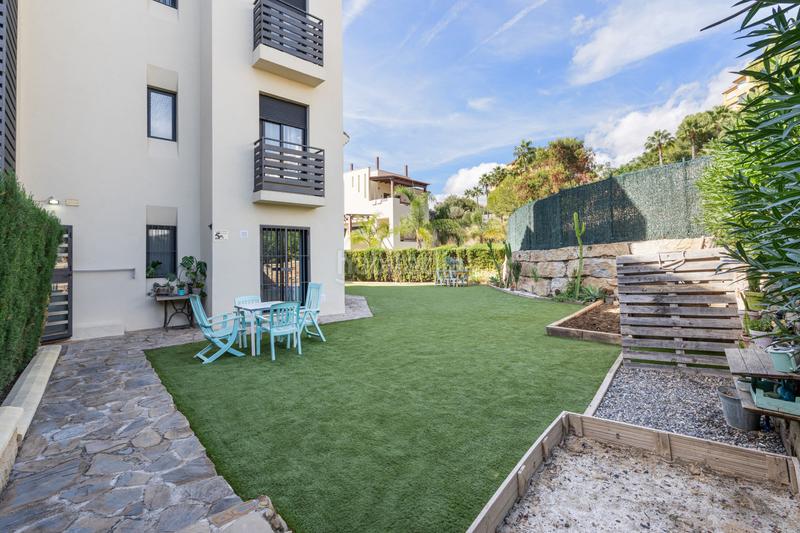 Foto 75fae6ec-37e9-4d6f-8930-2e591c47e227. Rent ground floor with parking in La Concha - Resina Golf Estepona